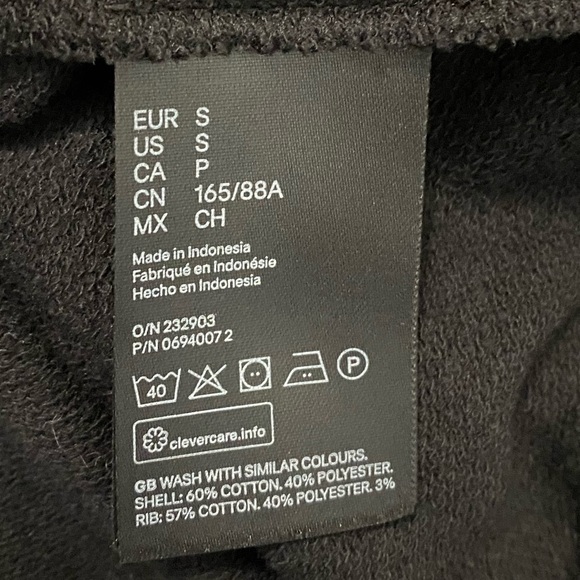 Black pullover sweatshirt. Small - Picture 8 of 9